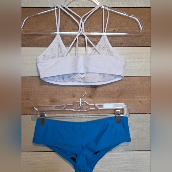 Volcom Bikini Set Top M/Bottom S - Picture 2 of 6